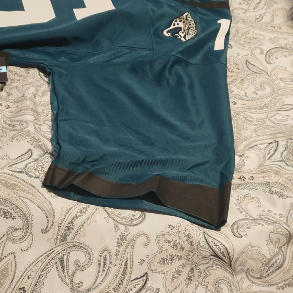 MensJacksonvilleJaguars Jersey Trevor Lawrence No.16 - Picture 9 of 13